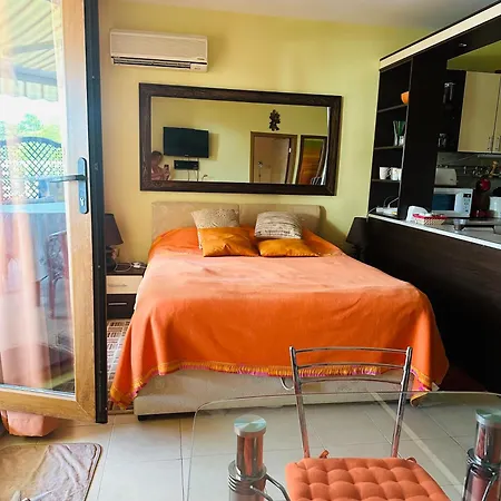 аппартамент в триумфе святой влас 300м от моря, бассейн. Свети-Влас