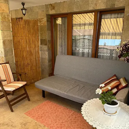 аппартамент в триумфе святой влас 300м от моря, бассейн. Апартаменты *