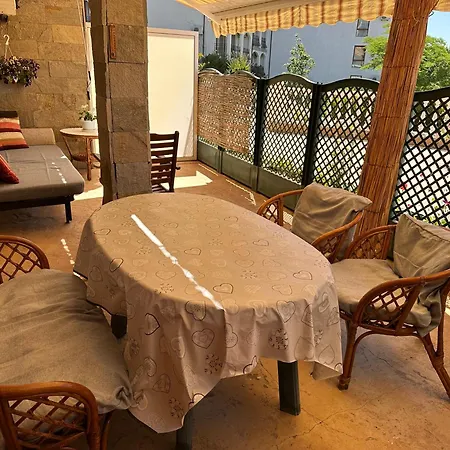 аппартамент в триумфе святой влас 300м от моря, бассейн. Апартаменты *