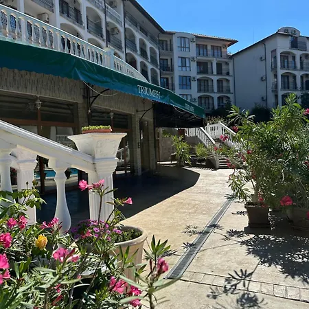 аппартамент в триумфе святой влас 300м от моря, бассейн. Апартаменты Свети-Влас