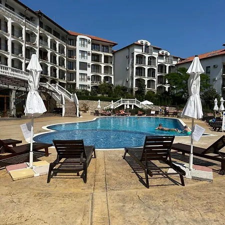 Апартаменты аппартамент в триумфе святой влас 300м от моря, бассейн. Свети-Влас