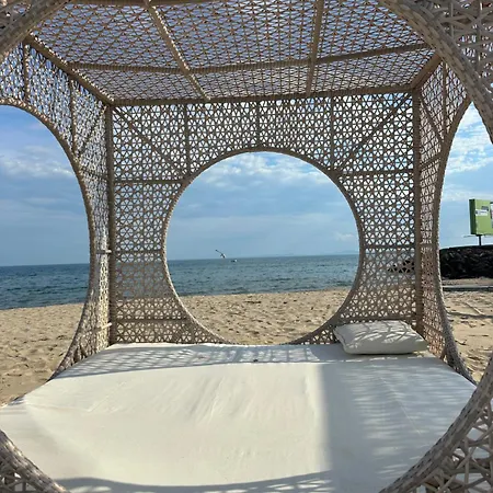 Апартаменты аппартамент в триумфе святой влас 300м от моря, бассейн.