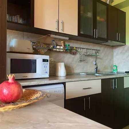 Apartment аппартамент в триумфе святой влас 300м от моря, бассейн.