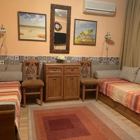 Apartment аппартамент в триумфе святой влас 300м от моря, бассейн.