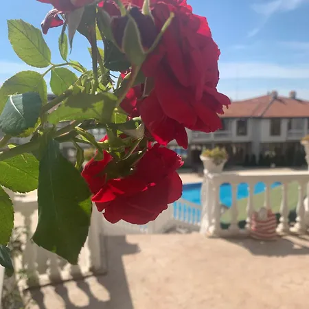 аппартамент в триумфе святой влас 300м от моря, бассейн. Apartment Sveti Vlas