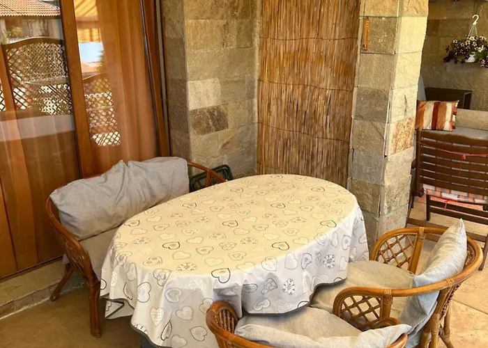 Lägenhet аппартамент в триумфе святой влас 300м от моря, бассейн.